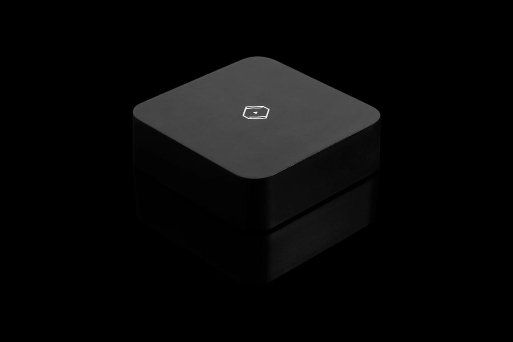 Silent Angel Black Genesis GC audiophile-grade word clock 10MHz 25MHz word clock top angle view