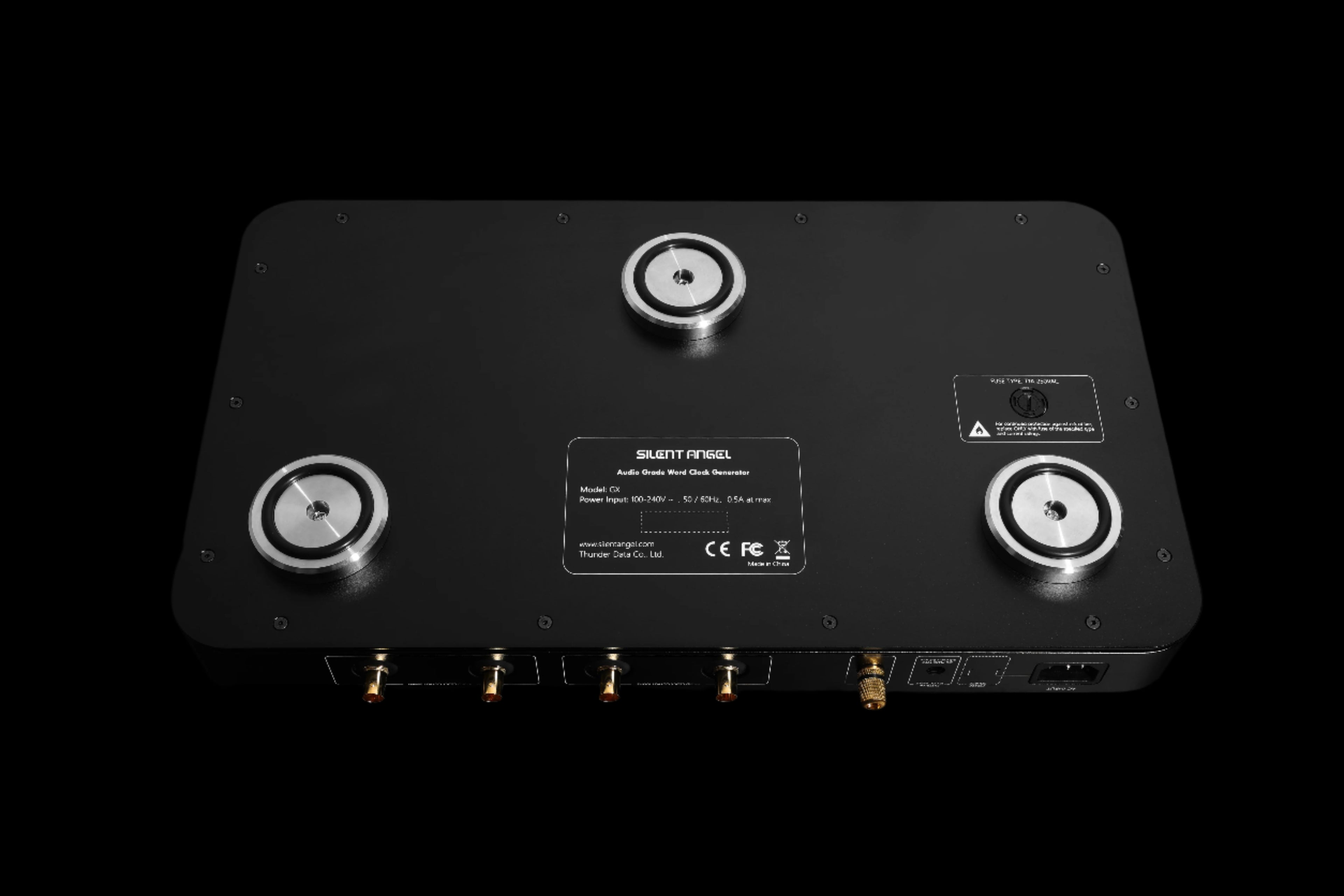 Bottom view of Silent Angel Genesis GX word clock, showing anti-vibration feet and chassis design
