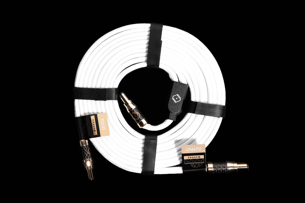 White F12V DC Cable