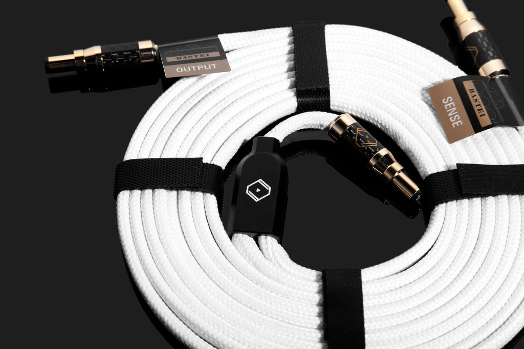 White F12V DC Cable